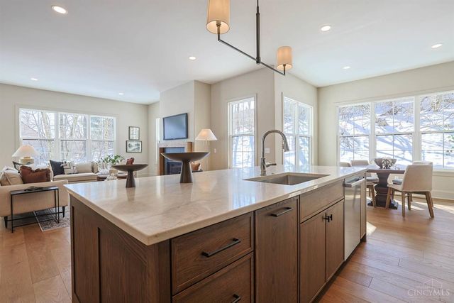 7401 Cornell Road, Montgomery, OH 45242