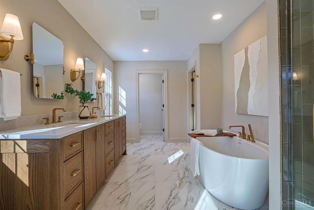 7401 Cornell Road, Montgomery, OH 45242