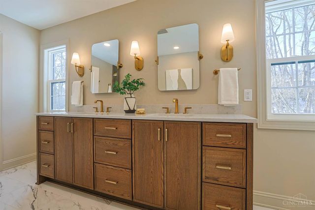 7401 Cornell Road, Montgomery, OH 45242