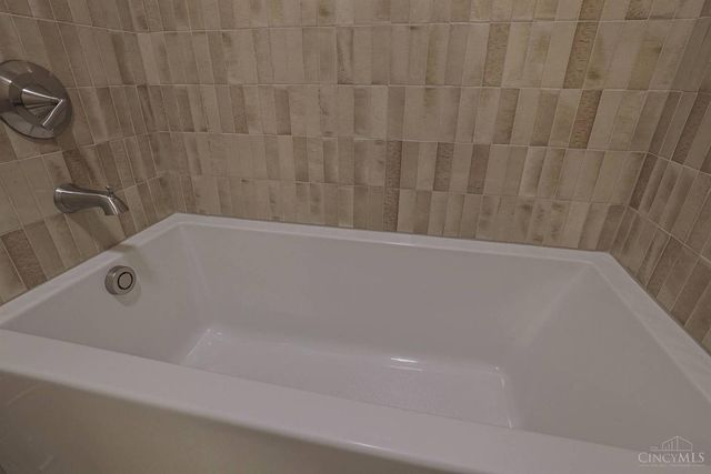 7401 Cornell Road, Montgomery, OH 45242