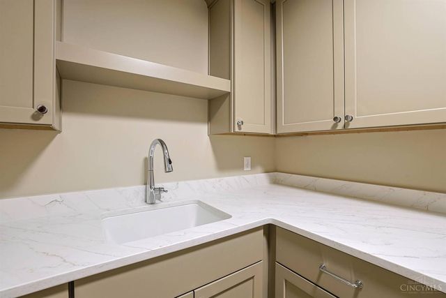 7401 Cornell Road, Montgomery, OH 45242