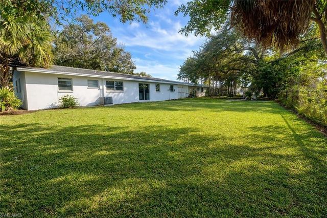 768 Dellena LN, Fort Myers, FL 33905