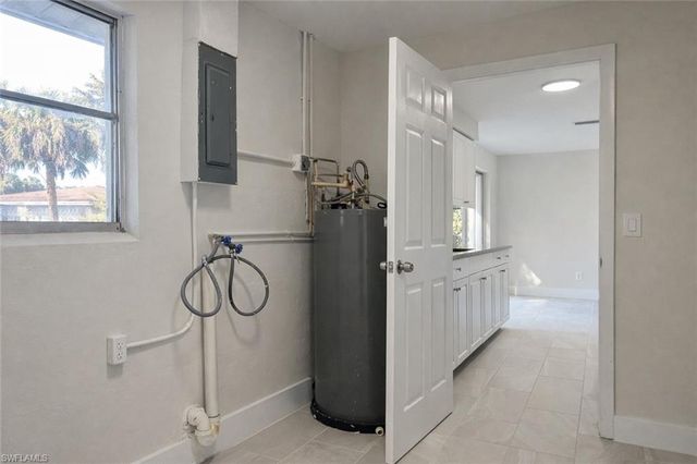 768 Dellena LN, Fort Myers, FL 33905