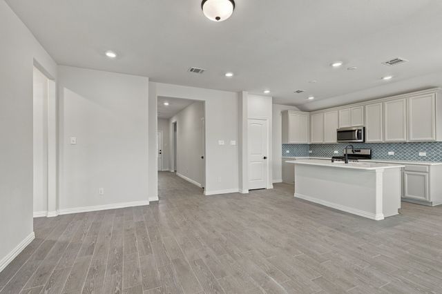 5117 Del Monte Drive, Denton, TX 76207