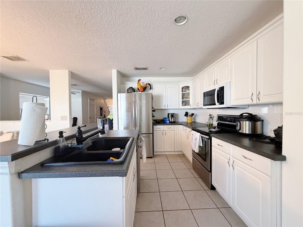 Image 12 of property listing at 12755 SOMERSET OAKS STREET, Orlando, FL 32828