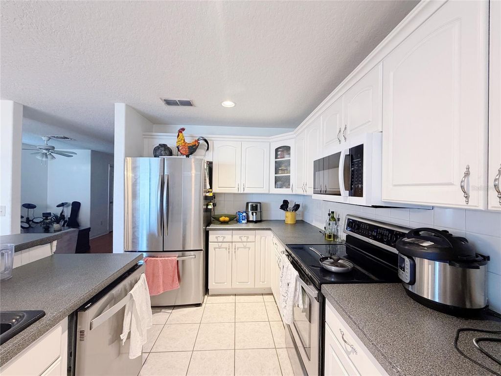 Image 13 of property listing at 12755 SOMERSET OAKS STREET, Orlando, FL 32828