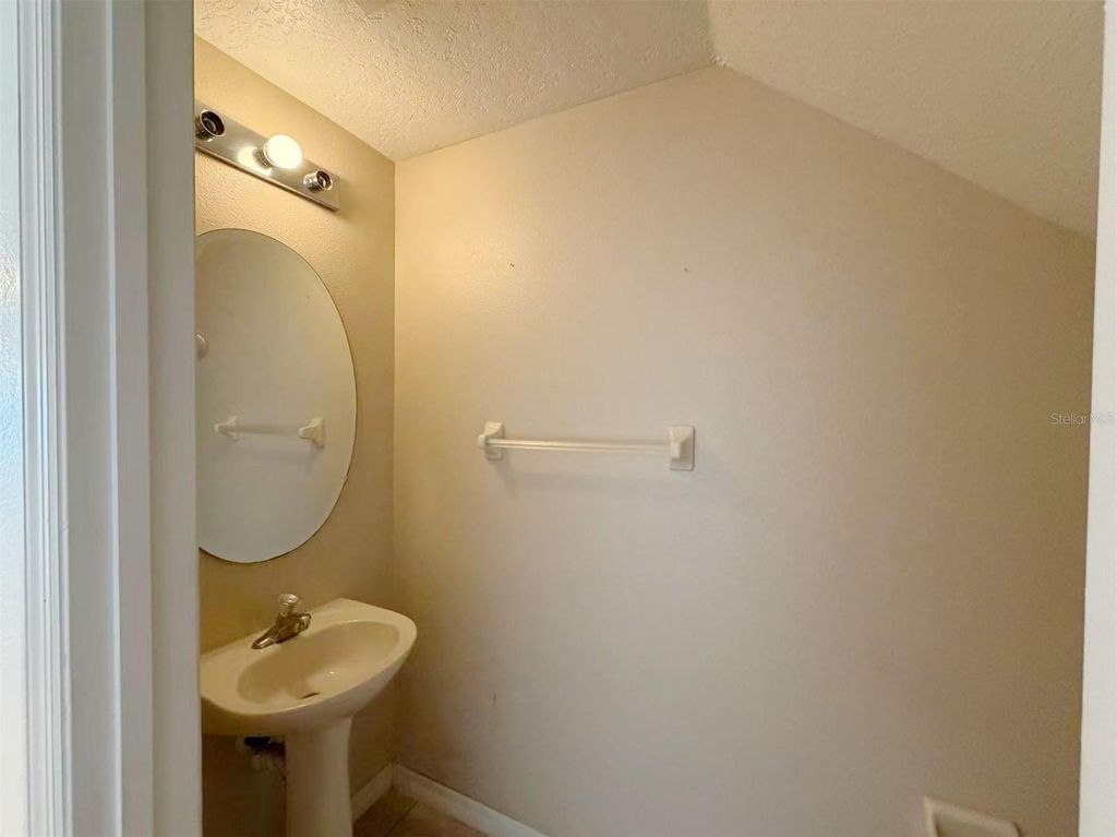 Image 18 of property listing at 12755 SOMERSET OAKS STREET, Orlando, FL 32828