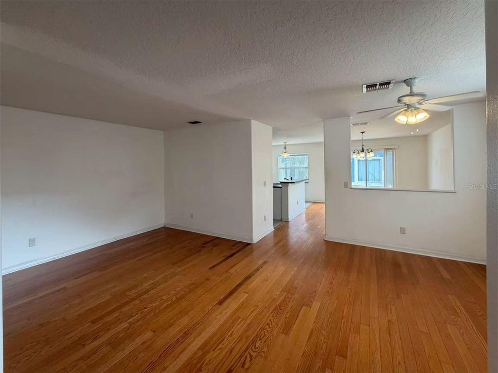 Image 4 of property listing at 12755 SOMERSET OAKS STREET, Orlando, FL 32828