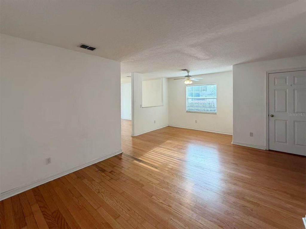 Image 5 of property listing at 12755 SOMERSET OAKS STREET, Orlando, FL 32828
