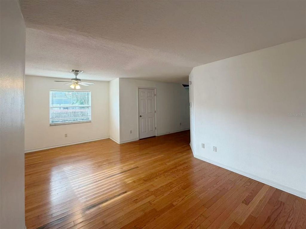 Image 6 of property listing at 12755 SOMERSET OAKS STREET, Orlando, FL 32828