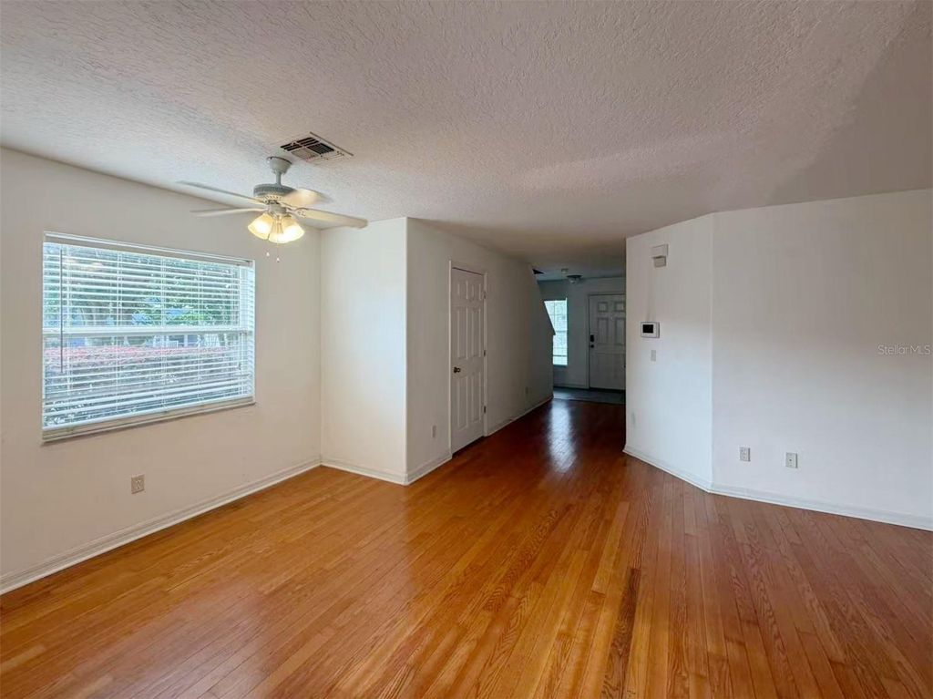 Image 7 of property listing at 12755 SOMERSET OAKS STREET, Orlando, FL 32828