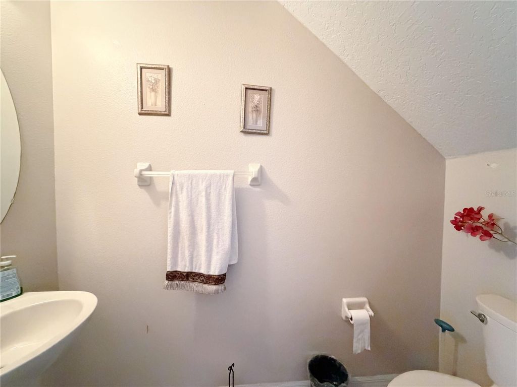 Image 8 of property listing at 12755 SOMERSET OAKS STREET, Orlando, FL 32828