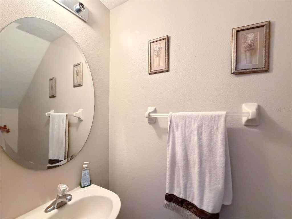 Image 9 of property listing at 12755 SOMERSET OAKS STREET, Orlando, FL 32828