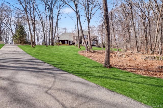 1359 Rustic Ridge Court, Yorktown Heights, NY 10598