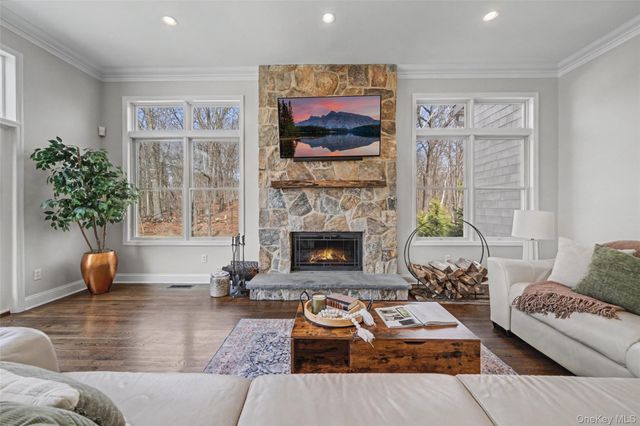 1359 Rustic Ridge Court, Yorktown Heights, NY 10598