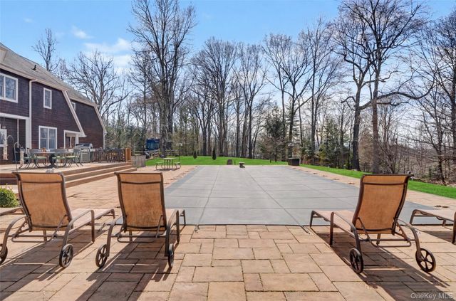 1359 Rustic Ridge Court, Yorktown Heights, NY 10598