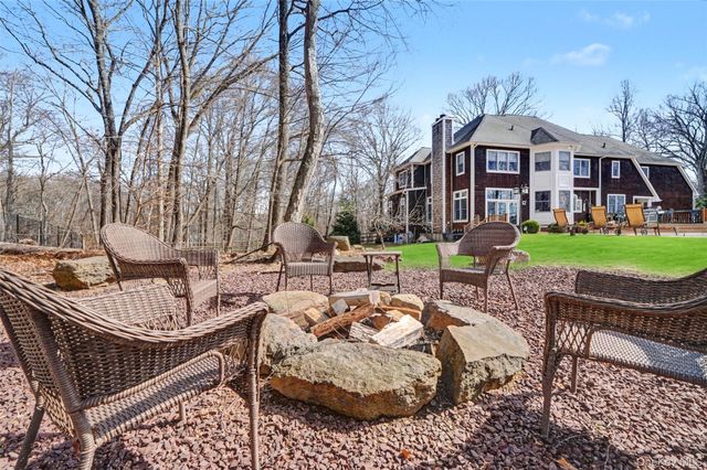 1359 Rustic Ridge Court, Yorktown Heights, NY 10598