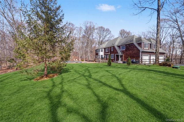 1359 Rustic Ridge Court, Yorktown Heights, NY 10598