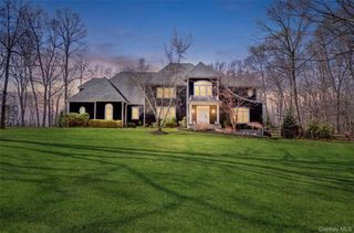 1359 Rustic Ridge Court, Yorktown Heights, NY 10598