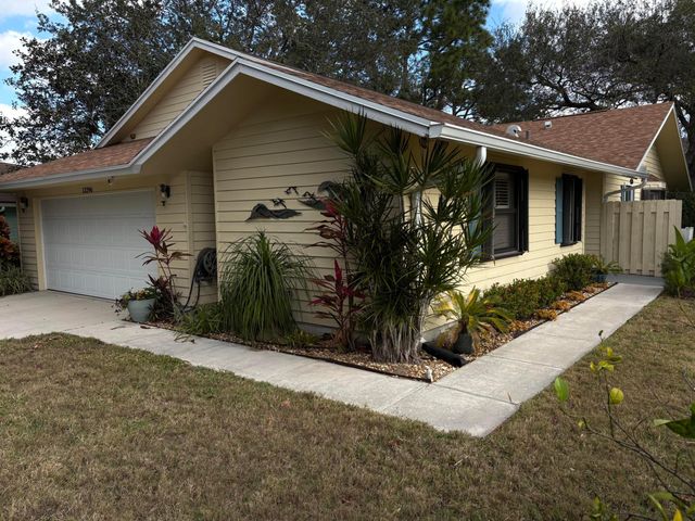13296 SE Point O Woods Court, Hobe Sound, FL 33455