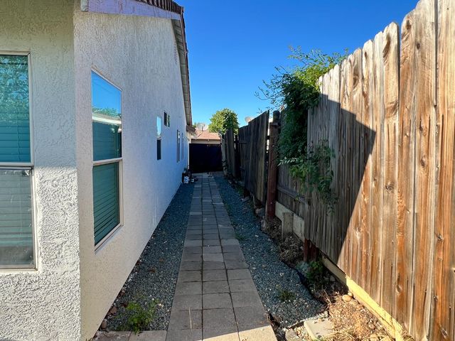 9246 Parducci Way, Sacramento, CA 95829