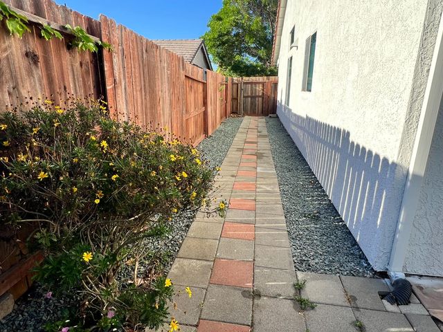 9246 Parducci Way, Sacramento, CA 95829