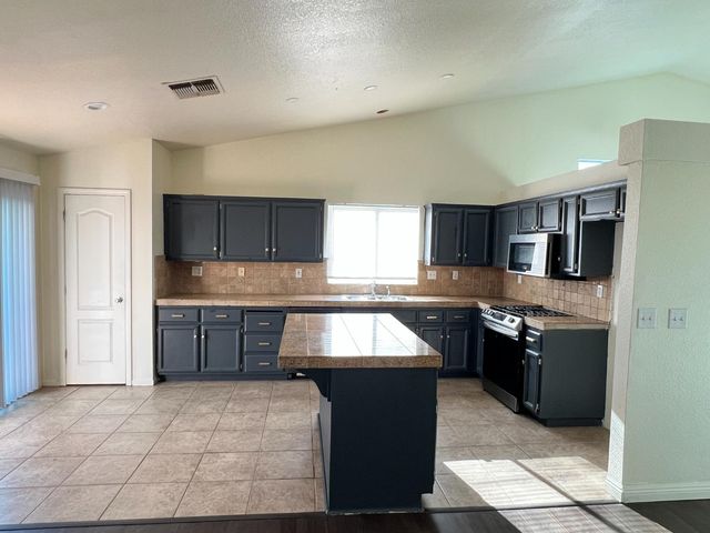 9246 Parducci Way, Sacramento, CA 95829