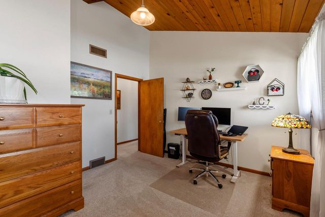 W169N8921 Hoyt DRIVE, Menomonee Falls, WI 53051