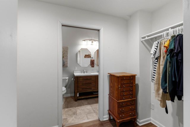 W169N8921 Hoyt DRIVE, Menomonee Falls, WI 53051