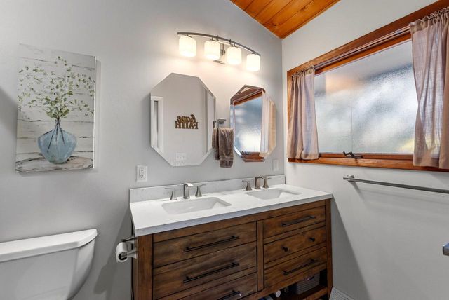 W169N8921 Hoyt DRIVE, Menomonee Falls, WI 53051