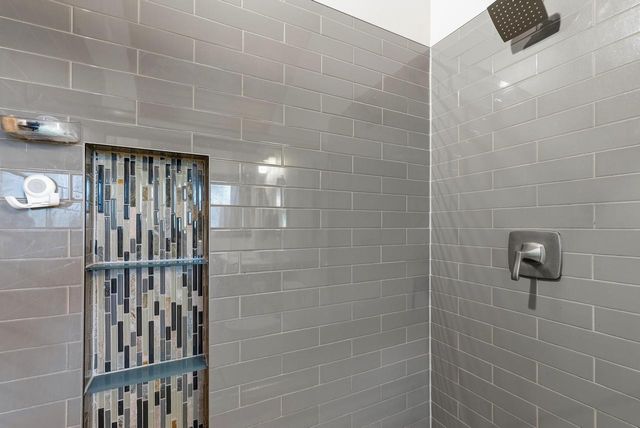 W169N8921 Hoyt DRIVE, Menomonee Falls, WI 53051