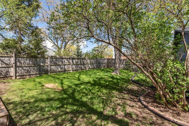 W169N8921 Hoyt DRIVE, Menomonee Falls, WI 53051