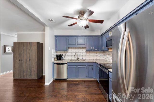 6038 Gray Gate Lane A, Charlotte, NC 28210