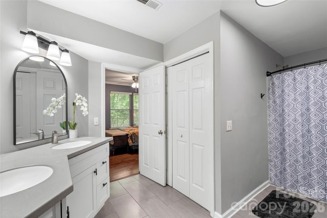 6038 Gray Gate Lane A, Charlotte, NC 28210