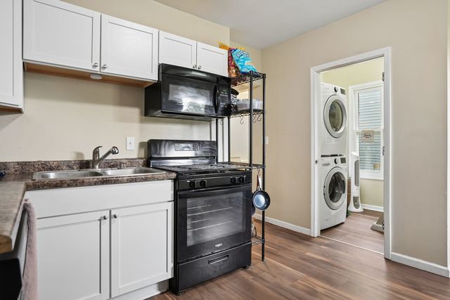 624 W 16th Street, Davenport, IA 52803