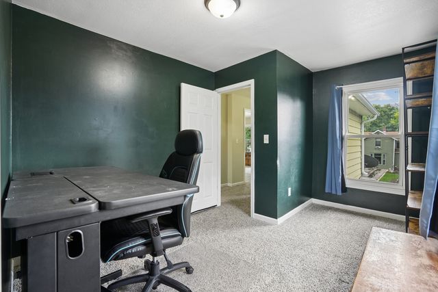 624 W 16th Street, Davenport, IA 52803