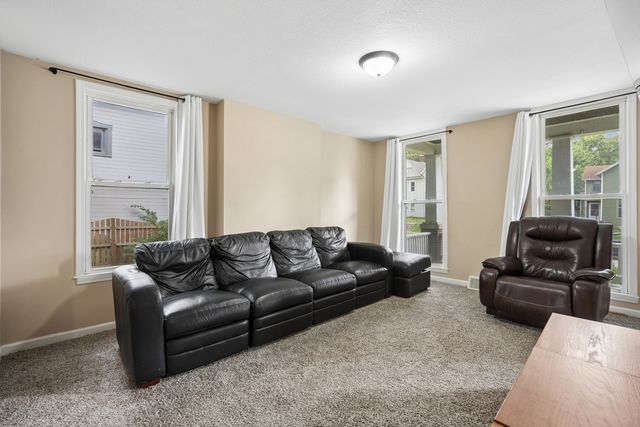 624 W 16th Street, Davenport, IA 52803