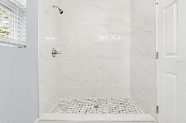 2725 E COLUMBUS DRIVE, Tampa, FL 33605