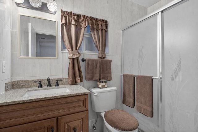 184 SW 2nd Court, Deerfield Beach, FL 33441