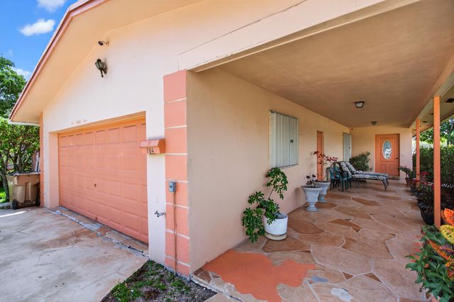 184 SW 2nd Court, Deerfield Beach, FL 33441