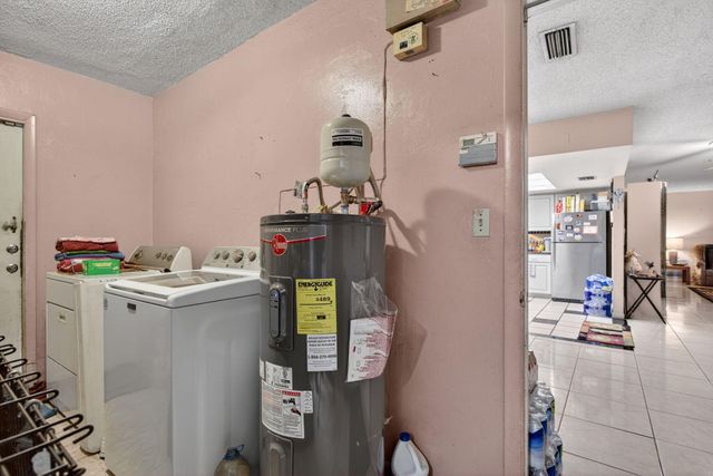 184 SW 2nd Court, Deerfield Beach, FL 33441