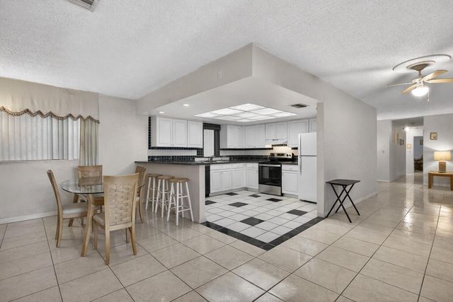 184 SW 2nd Court, Deerfield Beach, FL 33441