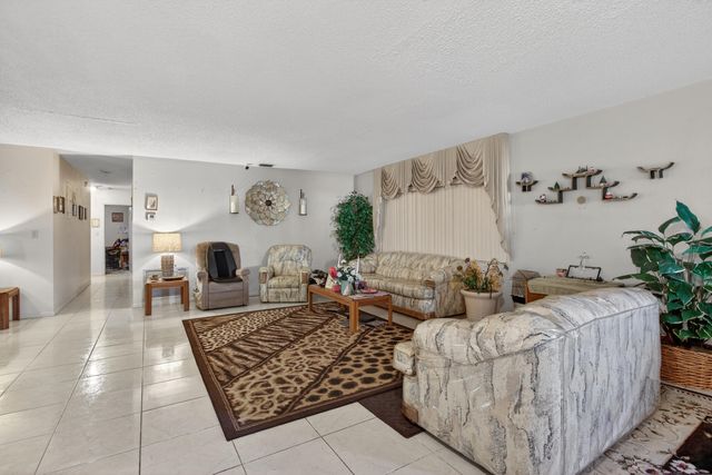 184 SW 2nd Court, Deerfield Beach, FL 33441