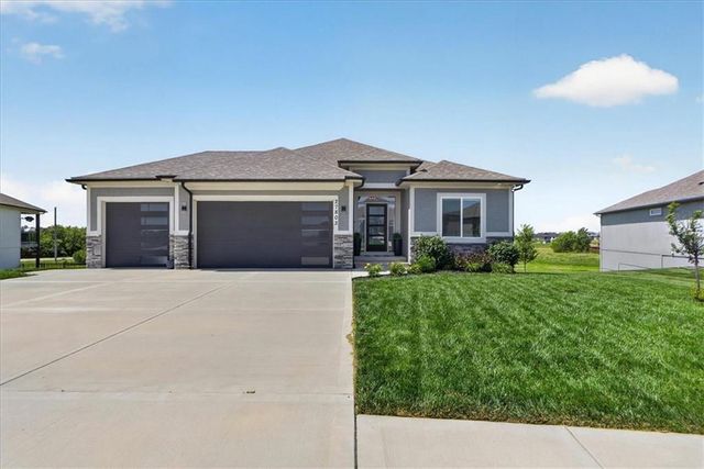 27802 E 134th Street, Lake Lotawana, MO 64086