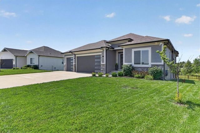27802 E 134th Street, Lake Lotawana, MO 64086
