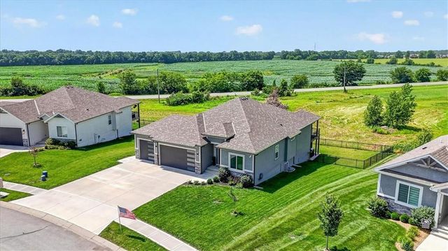 27802 E 134th Street, Lake Lotawana, MO 64086
