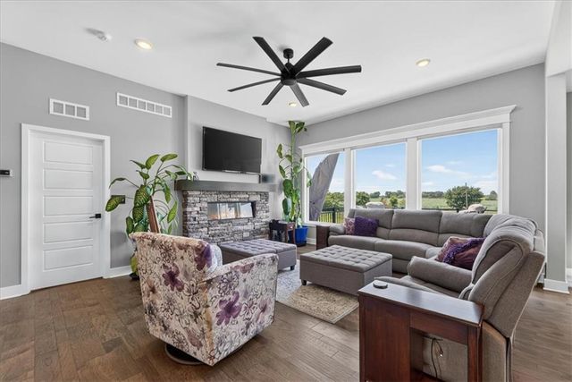 27802 E 134th Street, Lake Lotawana, MO 64086