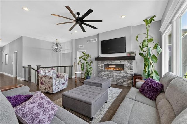 27802 E 134th Street, Lake Lotawana, MO 64086