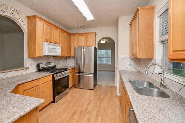 22 Woodbury Court, Magnolia, TX 77355
