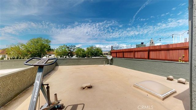14919 Dickens Street 105, Sherman Oaks, CA 91403